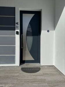 Φωτογραφία από το άλμπουμ του E - Beautiful 2 bedroom Terraced Home σε Machico