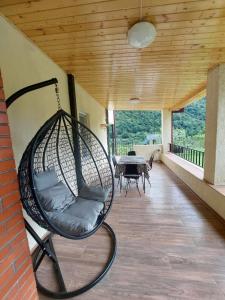 Φωτογραφία από το άλμπουμ του House in Daphenili σε Sairme