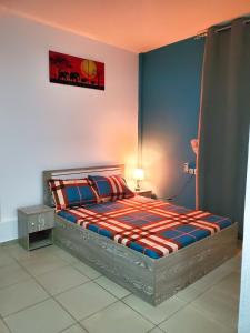 Ένα ή περισσότερα κρεβάτια σε δωμάτιο στο Bio Apartment Sea View Quiet and Cozy