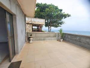 Φωτογραφία από το άλμπουμ του Bio Apartment Sea View Quiet and Cozy στο Λομέ +40 φωτογραφίες