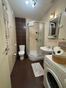 Ένα μπάνιο στο Apartment 63