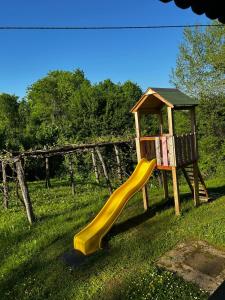 Ο χώρος παιχνιδιού για παιδιά στο Dorina hiža