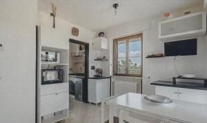 Η κουζίνα ή μικρή κουζίνα στο Happy's Casa