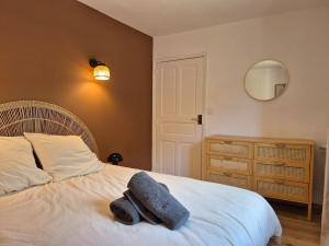 En eller flere senge i et værelse på Game of Tarn