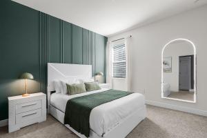 Ένα ή περισσότερα κρεβάτια σε δωμάτιο στο Unique Paradise 5BR, KING Bed, 3BA, GYM, POOL, BBQ +19 φωτογραφίες