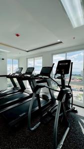 Fitness centrum a/nebo fitness zařízení v ubytování The Empire Tower Pattaya KZi820