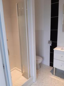 Et badeværelse på Beau studio rénové proche gare - 6