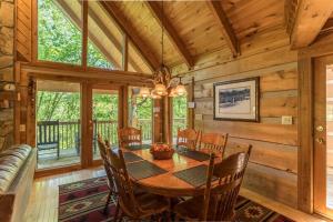 Φωτογραφία από το άλμπουμ του Almost Heaven σε Sugar Grove +26 φωτογραφίες