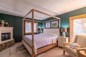 Postel nebo postele na pokoji v ubytování Great Escape at Yonahlossee + 40 fotografií