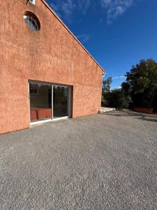 Fotografie z fotogalerie ubytování Chambre climatisée et salle de bain privatives, parking v destinaci Lisle-sur-Tarn