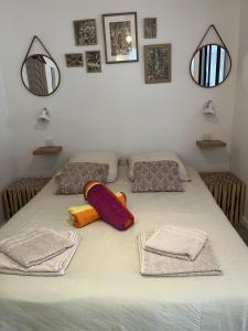 Una cama o camas en una habitación de Superbe appartement, à proximité du centre d'Arles