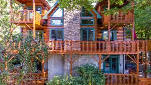 Budova, kde se prázdninový dům nachází