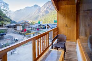 Cảnh núi rừng hoặc tầm nhìn ra núi từ nhà trọ +35 ảnh