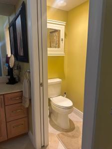 Ванная комната в Luxurious & spacious oceanfront condo