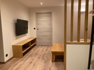 Μια τηλεόραση ή/και κέντρο ψυχαγωγίας στο Le Goulet +14 φωτογραφίες