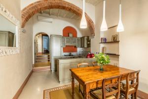 Η κουζίνα ή μικρή κουζίνα στο 2 minuti dal Duomo - Parcheggio free a 3 minuti