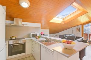 Køkken eller tekøkken på El Tarter Spacious Ski Apartment - Happy Rentals