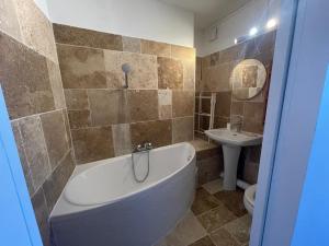 Ένα μπάνιο στο Comfort with garden