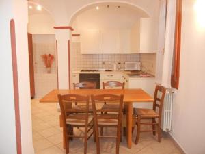 Η κουζίνα ή μικρή κουζίνα στο casa vacanza Cicogna +13 φωτογραφίες