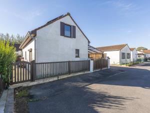 Το κτήριο όπου στεγάζεται  η παραθεριστική κατοικία