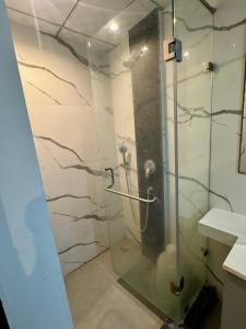 Koupelna v ubytování Golden Suites Grand Anukampa