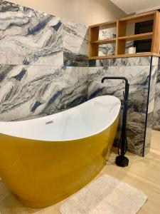 Fotografie z fotogalerie ubytování Villa Estelle au cœur des hauts - Vue mer et montagne - Jacuzzi, Ping-pong et Billard v destinaci La Plaine des Palmistes + 17 fotografií