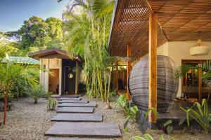 Garður fyrir utan Wabi Sabi Villa