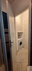 Ένα μπάνιο στο Palm Grove House