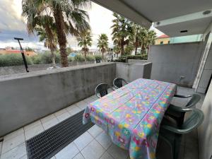 Μπαλκόνι ή βεράντα στο Palm Grove House