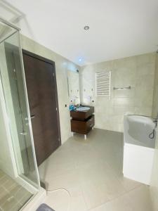 Ένα μπάνιο στο Silver Mountain C24 Royal