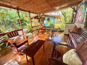 Posezení v ubytování Toucan River Paradise - River access