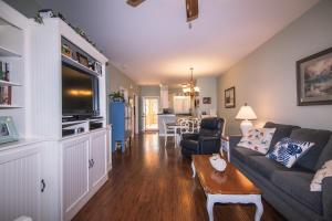 Køkken eller tekøkken på 335 Palmetto Walk - Locke Nest III