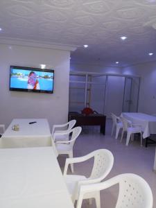 Μια τηλεόραση ή/και κέντρο ψυχαγωγίας στο La PERLE NOIRE Dakar, Guédiawaye, Cité Cour Suprême