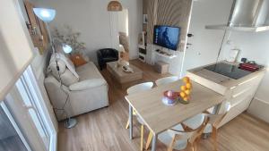 Kuchyň nebo kuchyňský kout v ubytování Apartamento EL REAL - Espartinas - SEVILLA