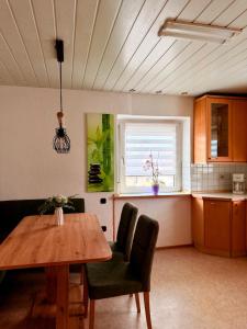 Kuchyň nebo kuchyňský kout v ubytování Ferien - Monteurwohnung Roding