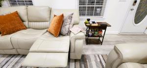 Χώρος καθιστικού στο Relaxed Cozy Nest Oasis