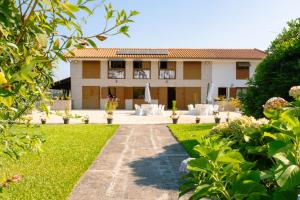 una vista della casa dal giardino di Aldeia da Graça a Guimarães
