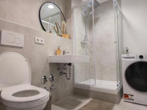 Ένα μπάνιο στο Große Wohnung mit Balkon nahe München