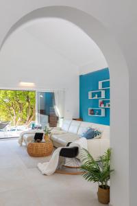 Ένα ή περισσότερα κρεβάτια σε δωμάτιο στο Luxury Villa Mila for 8 Persons, Free Parking, 800 m from center of Supetar