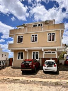 Tòa nhà nơi căn hộ tọa lạc