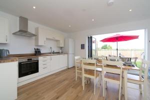 Køkken eller tekøkken på Holiday Home with Hot Tub