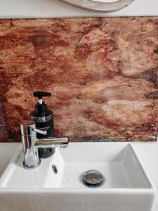 Billede fra billedgalleriet på Holiday Home with Hot Tub i Brynteg + 51 billeder