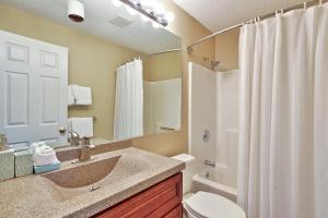 Koupelna v ubytování Pico Mountain Condo F106 Pico Mountain Getaway condo + 27 fotografií