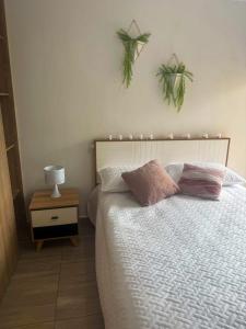 Una cama o camas en una habitación de Apartment, 3 bedrooms and 2 full bathrooms 50 fotos más