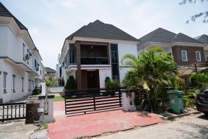 Το κτήριο όπου στεγάζεται  το διαμέρισμα