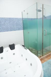 Ένα μπάνιο στο Poju home Lekki +31 φωτογραφίες