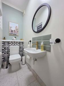 Et badeværelse på The Nautical Nook + 11 billeder