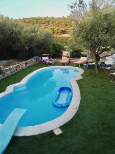 Bazén v ubytování Su Kiniperu nebo v jeho okolí