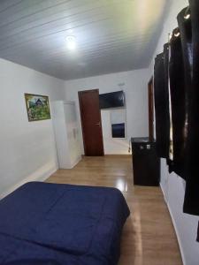 Μια τηλεόραση ή/και κέντρο ψυχαγωγίας στο Pousada Paraíso do Peró