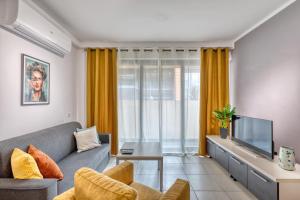 TV a/nebo společenská místnost v ubytování Spacious 2 bedroom apartment in Spinola Bay CGRE1